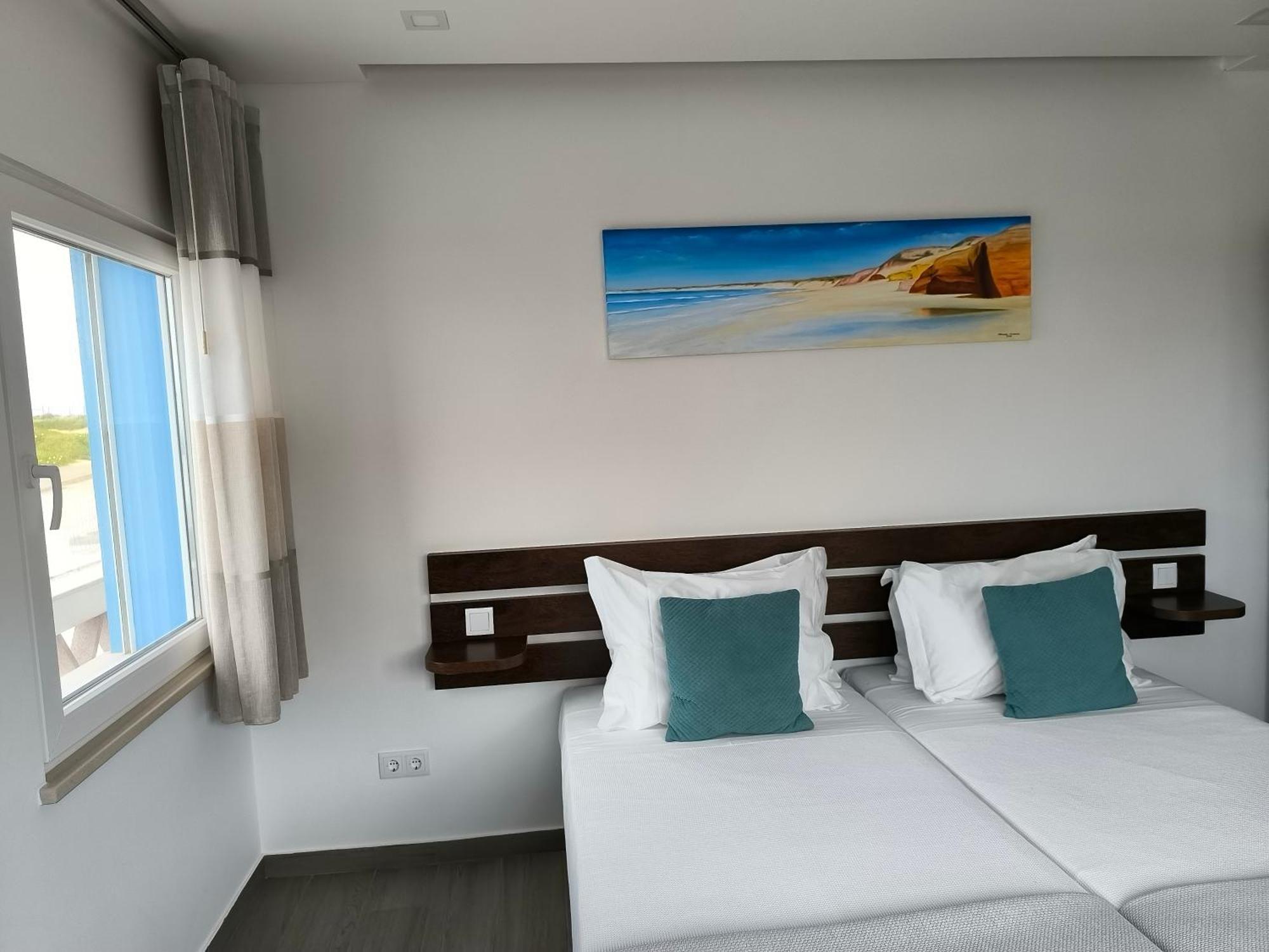 Baleal 4 Surf II Bed & Breakfast Room photo